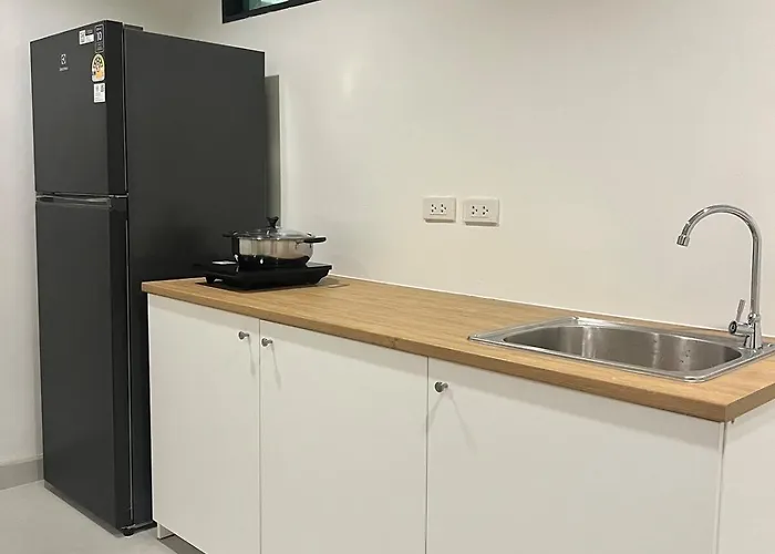 2 Bed & 2 Bath Suite, 4th Floor * Bangkok
