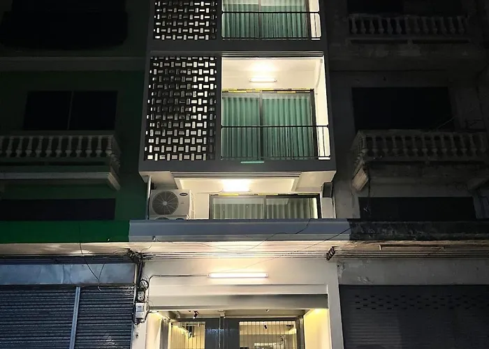 2 Bed & 2 Bath Suite, 4th Floor * Bangkok